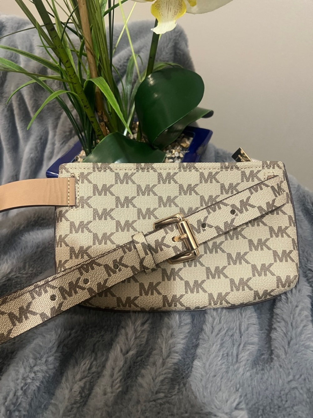 Michael Kors Beige Brown MK Logo Crossbody Belt Bag - Picture 3 of 6
